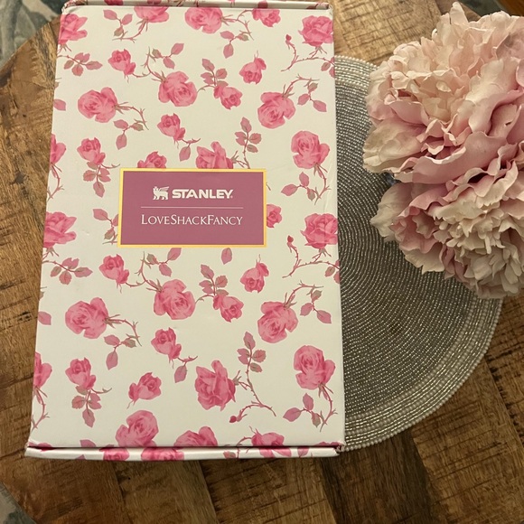 Stanley Floral Quencher H2.0 Tumbler - White and Pink - Picture 2 of 2